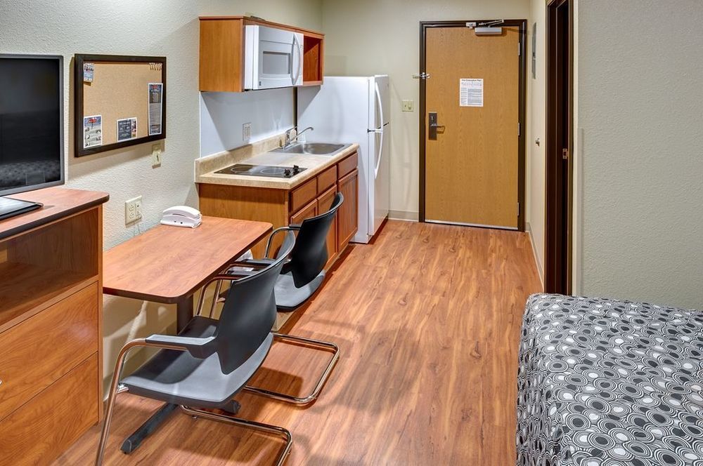 Extended Stay America Select Suites - Wichita - North Room photo
