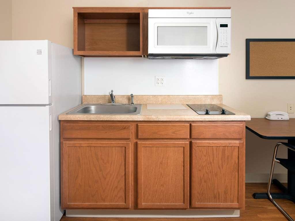 Extended Stay America Select Suites - Wichita - North Room photo