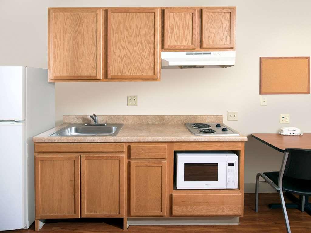 Extended Stay America Select Suites - Wichita - North Room photo
