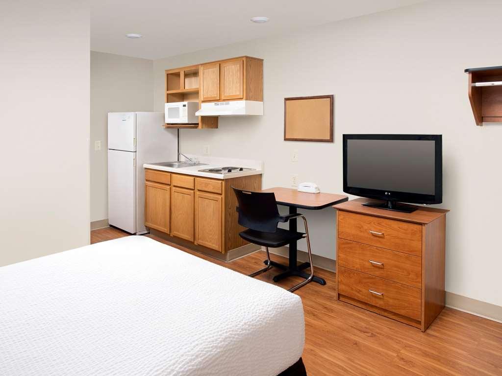Extended Stay America Select Suites - Wichita - North Room photo