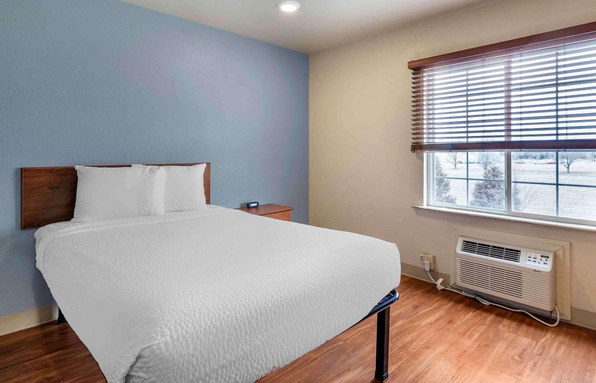 Extended Stay America Select Suites - Wichita - North Exterior photo