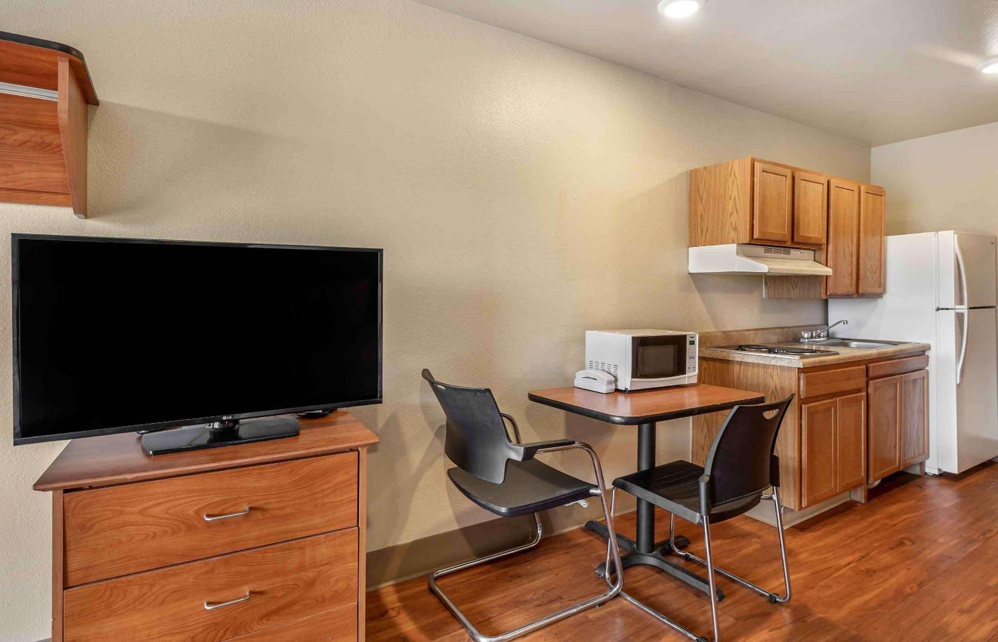 Extended Stay America Select Suites - Wichita - North Exterior photo