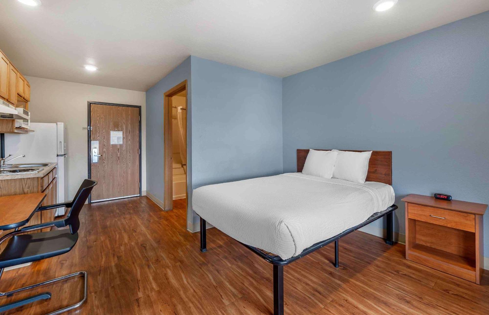 Extended Stay America Select Suites - Wichita - North Exterior photo