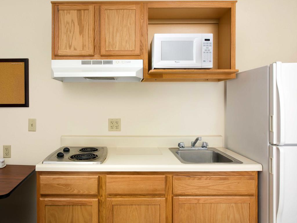 Extended Stay America Select Suites - Wichita - North Exterior photo